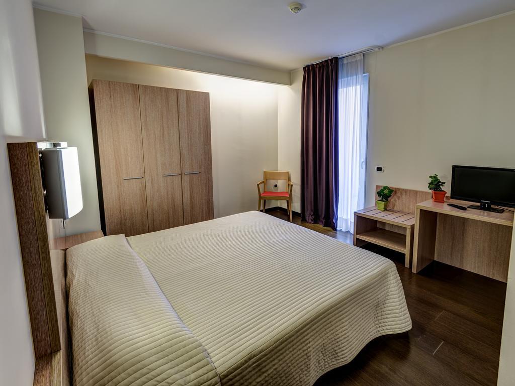 Hotel Capital Ροβίγκο Εξωτερικό φωτογραφία