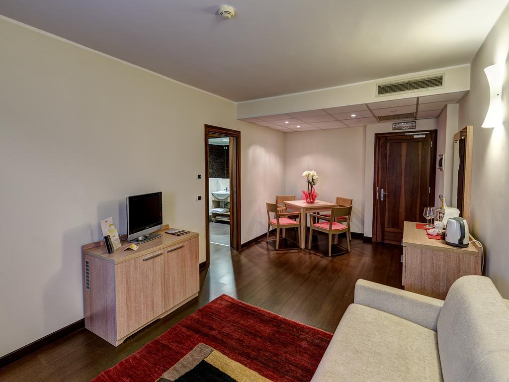 Hotel Capital Ροβίγκο Εξωτερικό φωτογραφία