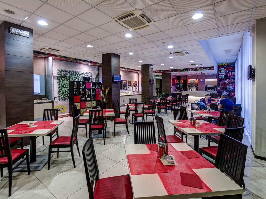 Hotel Capital Ροβίγκο Εξωτερικό φωτογραφία