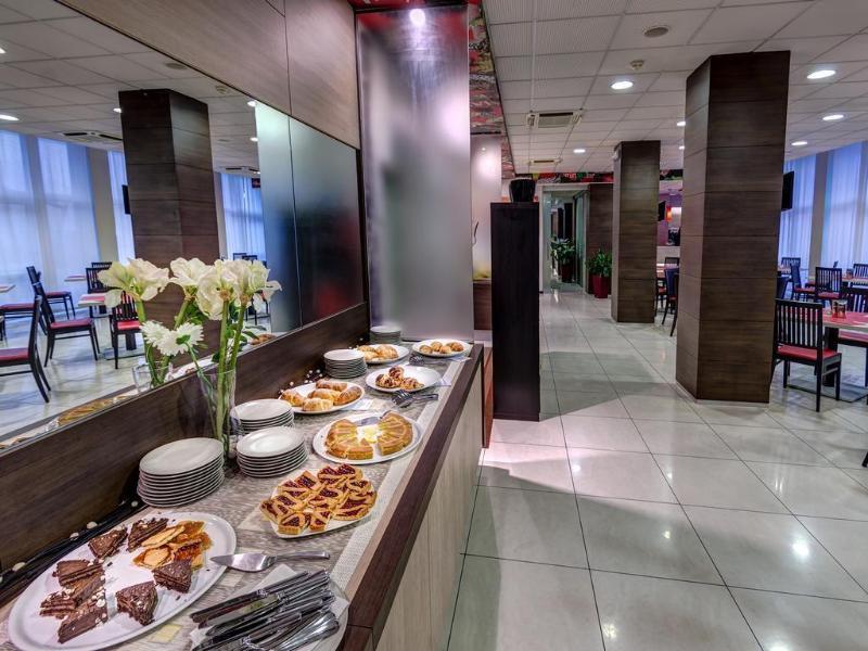 Hotel Capital Ροβίγκο Εξωτερικό φωτογραφία